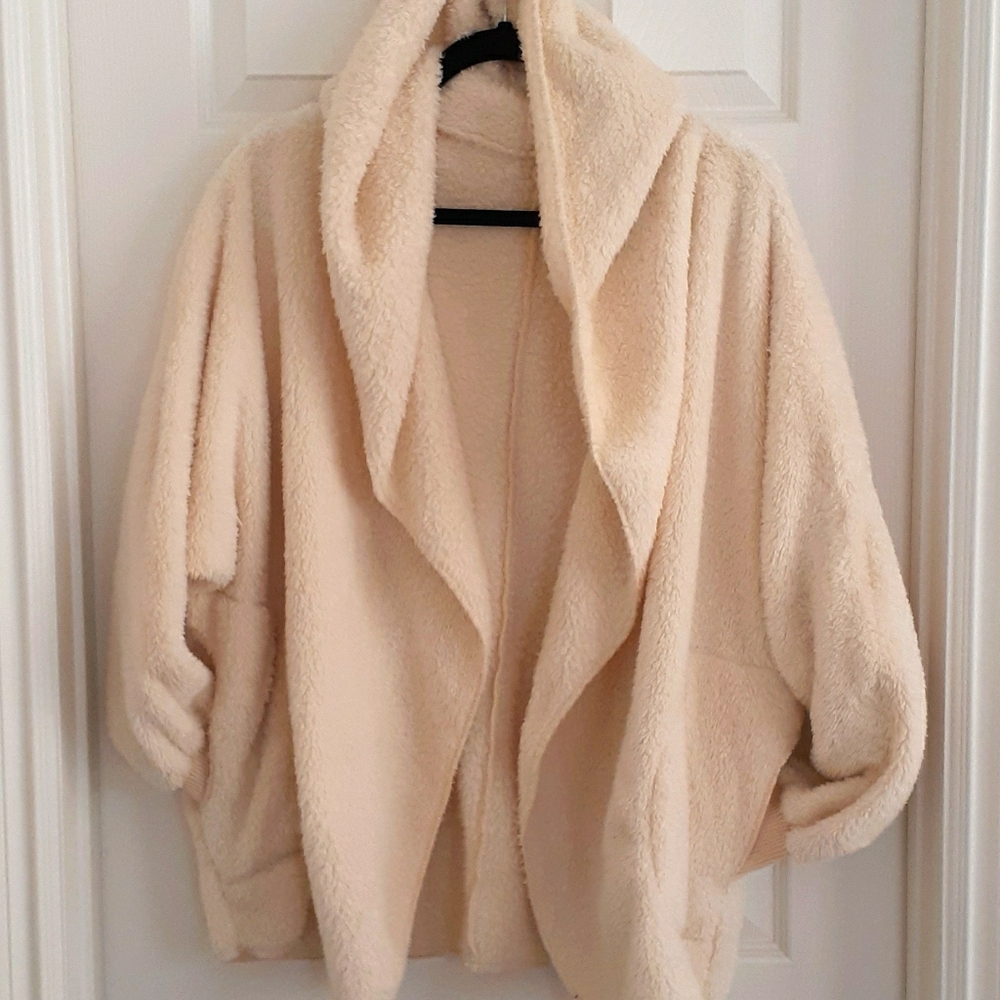 Coziest Hooded Jacket! Fleece-style w/pockets